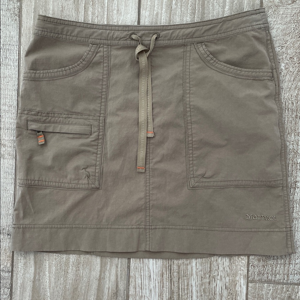 Marmot tan cargo skirt, size 2